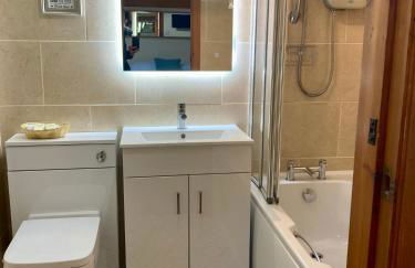 The Old Mill Holiday Cottages, Nr Mold - Foto 3