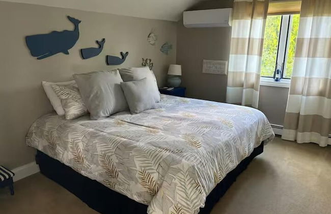 The Luxe Lake House - Photo 1