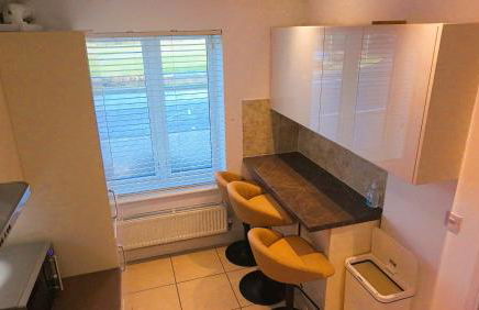 Kings Reach Slough nr Legoland and Ascot Stylish Homely House Sleeps Eight - Foto 18