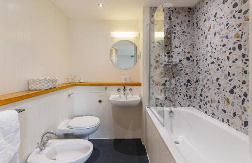 The Deck House - Seafront Upside-Down House with Solent Views, Gurnard - Foto 20