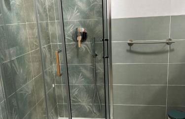 Airport Air Terminal 21 - Photo 8