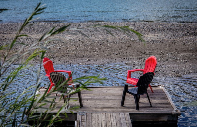 Rayleigh River Retreat - Garden Oasis - Photo 57