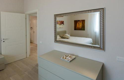 St. Vitale’s Basilic view elegant apartment - Photo 24