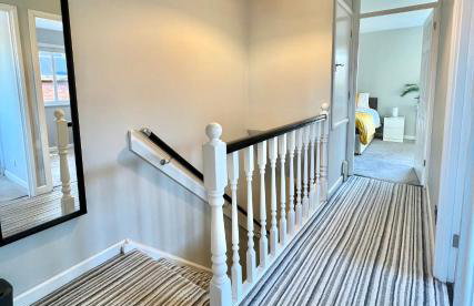 Furzton - Modern Home and Garden, Free Private Parking, TV, Sleeps 6 Guests - Photo 12