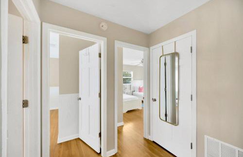 Home ON Key with pool, hot tub, putting green, arcade games, bike & mins to beach! - Foto 51