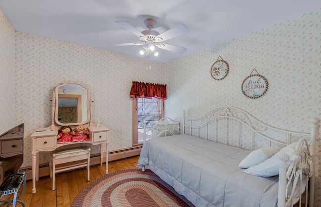 Riverside Charm - Photo 11