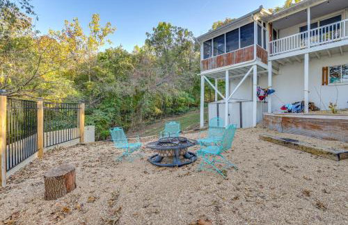 Lakefront Gem with Screened Porch and Game Room! - Foto 32