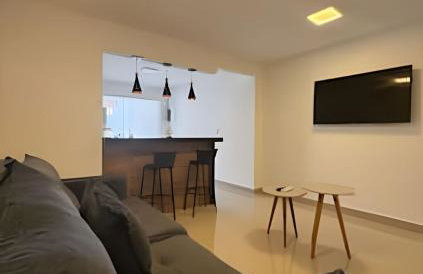 Casa moderna 1 suíte ar Wi-Fi - Garagem Moto - Foto 2