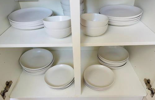 Ideal Contractor Business & Family Friendly 2-Bed Apartment Quiet & Spotless with Fast WiFi Large Screen Smart TV - Foto 14