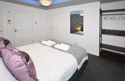 Antrobus Deluxe Apartments by YourStays - Photo 37