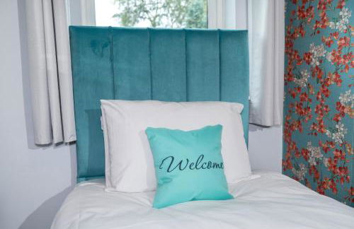 Stylish 4 bed - Contractor Stays, Wi-fi, Plenty of Parking - Foto 29