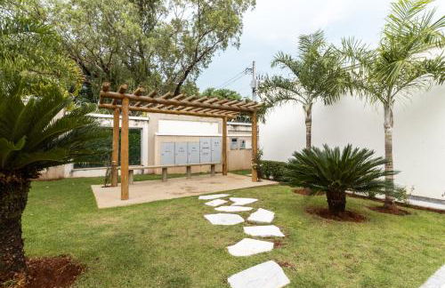 Flats Praia Uberlandia - Apt próximo ao Praia Clube - Area de lazer com Portaria 24 horas, piscina, academia, brinquedoteca, churrasqueira e áreas verdes para caminhadas - Foto 7