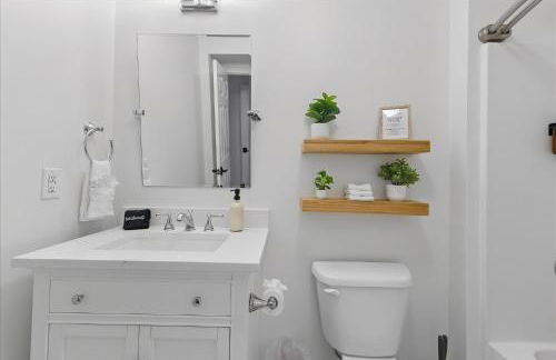 downtown Indy with Fire Pit and Free Parking - Foto 26