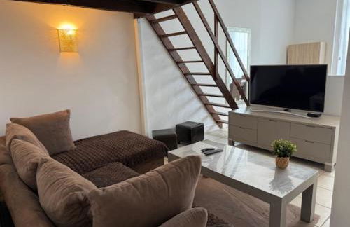 OULLINS T3 COSY 70M2 - 6 Pers 2 Chambre - 2 Mezzanines Métro & centre à Pied - Foto 13