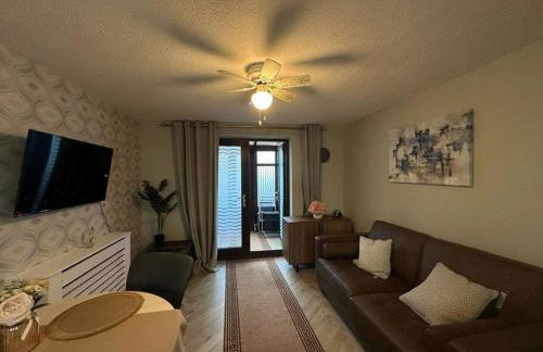 Caroline's One Bedroom House in Northampton - Photo 1