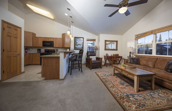 Streamside Lane Condos by CRMR - Foto 31