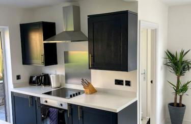 Modern Bungalow - Holiday or Contractors - Driveway Parking - Photo 18