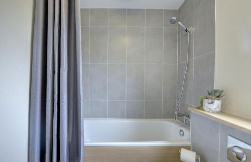 Modern Comfort, 2BR, Ensuite, Parking - Foto 23