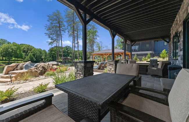 Gray Fox Lodge by Avantstay Waterslide Pool Theater Sleeps 23 - Foto 17