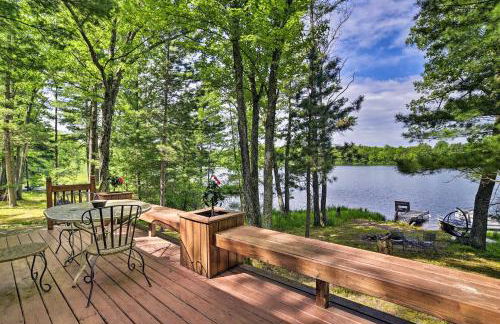 Burns Lake Cabin with Dock, Fire Pit, Rowboat and More - Foto 19