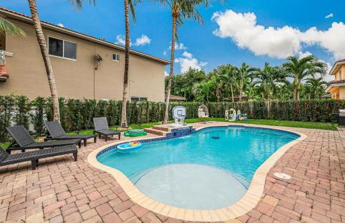 Modern Miami Home with Patio and Pool - Foto 23