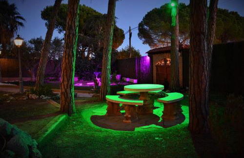 Villa Sitges El Ranch Amaizing Outdoor Areas Beaches at 5 minutes walk Sitges at 15 min drive AC Pool Jacuzzi & Garden XXL - Foto 37