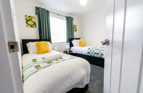 Spacious 2Bed - Great for Contractors - Driveway&Garden - Foto 76