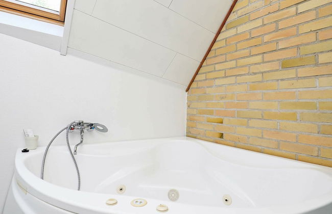 Lovely Holiday Home in Lemvig with Hot Tub - Foto 10