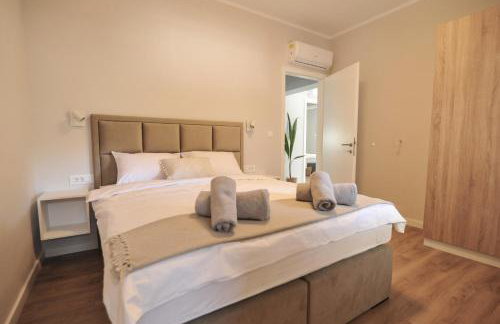 Tony's house in garden - Photo 5