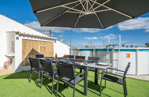 Host Wise - Sunny Spacious House - Terrace & Free Parking - Foto 28