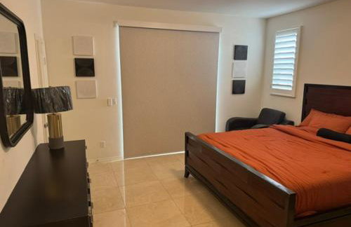 Elegant Retreat with Private Luxurious Gen Suite - Foto 23