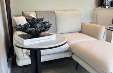 Luxurious Glass House with Private Hot tub - Photo 2