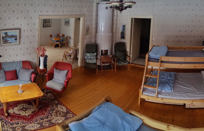 Bright and Spacious Living in Historic Building - Photo 12