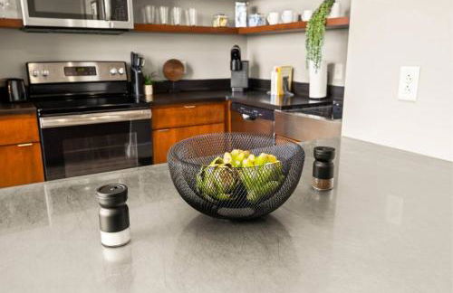 The Urban Loft - Stylish Industrial Living - Foto 22