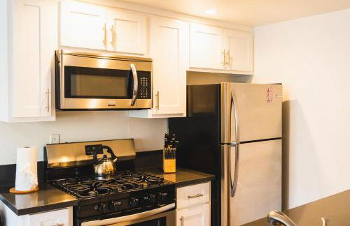 Chic Large 1 Bedroom Apartment in Koreatown with Dining Area Free Gated Parking - Foto 19