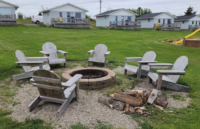 Cavendish Bosom Buddies Cottage Resort - Photo 51