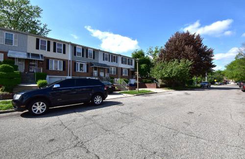 Tuscany 2900 - Classic Italian Style 3BR w Parking near Airport - Foto 33