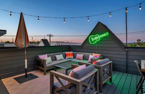 Designer Single Family House-Rooftop- Hot Tub - Foto 61