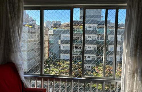 Apartamento Astúrias 2 Dorms Ar Cond - Foto 2