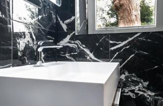 Amos Lodge Deluxe Accommodation - Photo 27