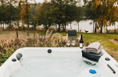 Kalwa Lake House - dom nad jeziorem z prywatnym pomostem i jacuzzi oraz sprzętem wodnym - Photo 28