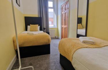 Spacious 2-Bedroom Home Comfortable Stay for 4 - Foto 9