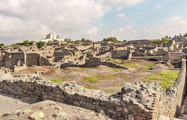 Transfer da Roma a Napoli con stop 2 ore presso Scavi di Pompei - Foto 2