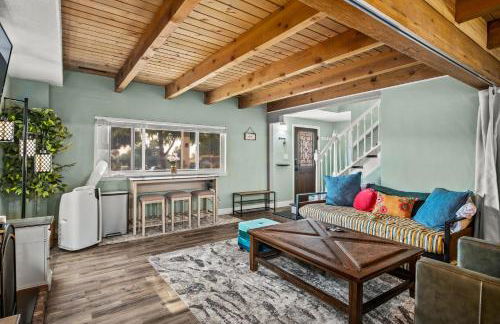 MtnCity Views 4BR Firepit FamilyRetreat NearUNR - Foto 1