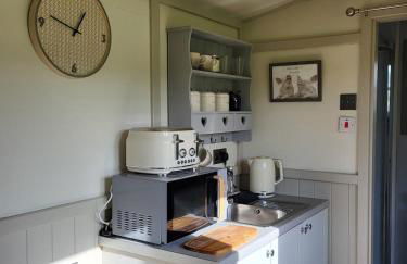 Sunrise Shepherd's Hut - Photo 5