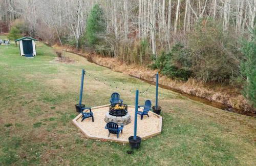TNT II - Creek Front, Hot Tub, Fire Pit - Foto 13