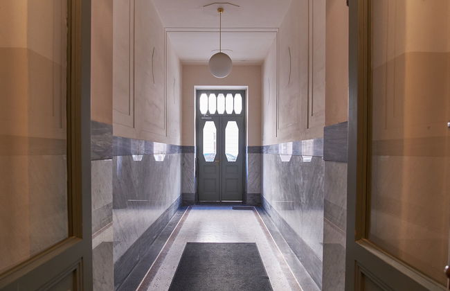 Presidential Apartment In The Old Town Square - Photo 29