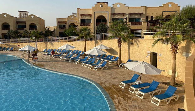 Una delle piscine del Crowne Plaza Jordan