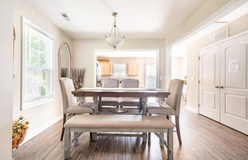 Modern 3Bedroom Duplex with Kitchen, WiFi and Free Parking Kannapolis - Photo 1