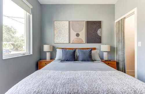 Chic & Spacious 4 Bedroom 3 Full Bathrooms Retreat in West Tampa and Pvt Backyard - Foto 69